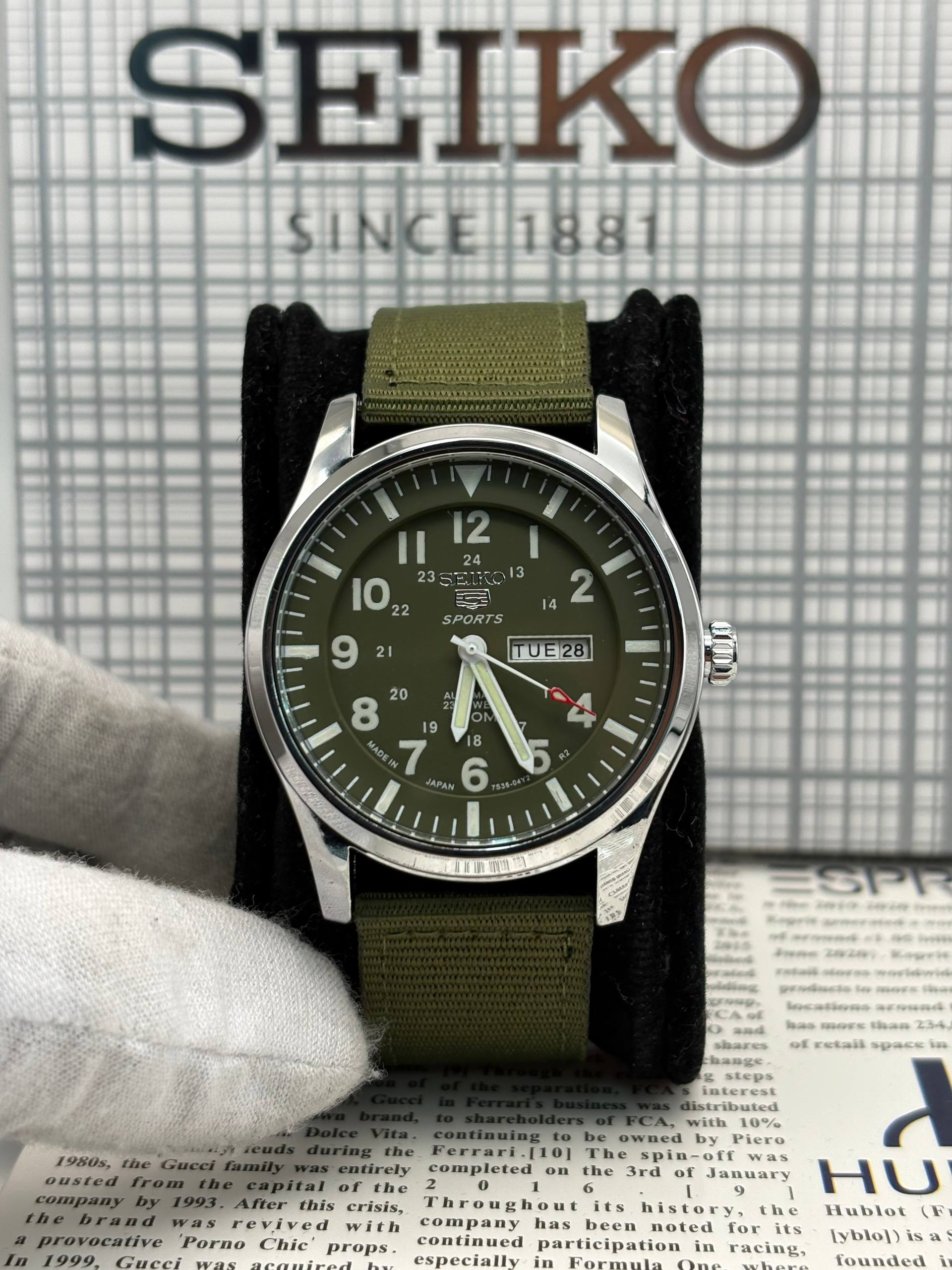 ساعت مچی سیکو مردانه خلبانی برزنتی صفحه سبز Seiko5