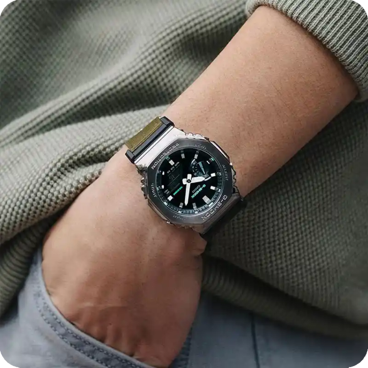 ساعت مچی جی شاک مدل GM-2100CB-3ADR اصل