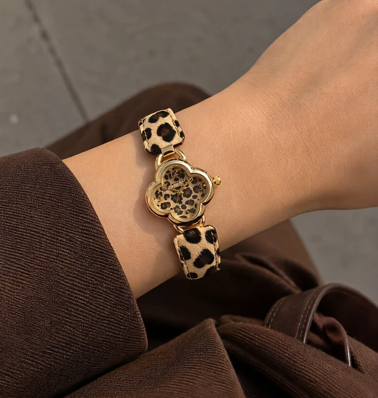 ساعت ونکلیف چرمی پلنگی لئوپارد van cleef